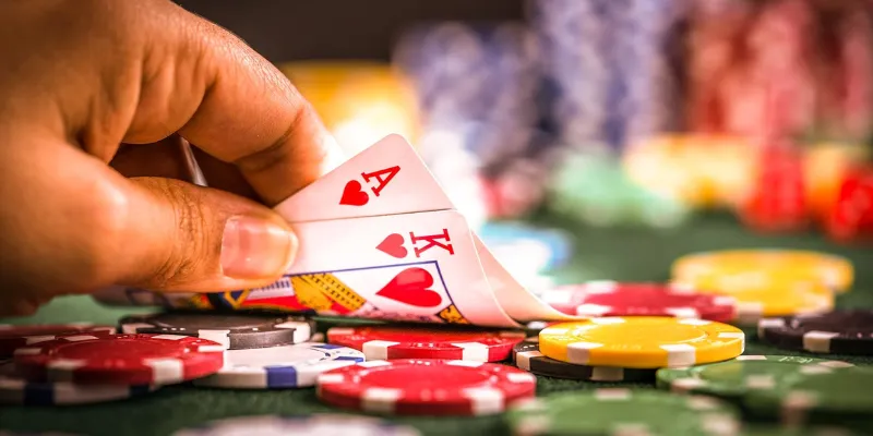 Quy định cơ bản khi chơi Poker bao gồm những gì?